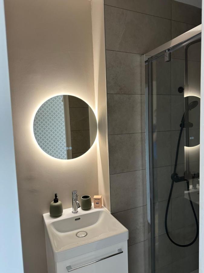 Le Madeleine - Cosy & Renove - Face Tram Lägenhet Orléans Exteriör bild